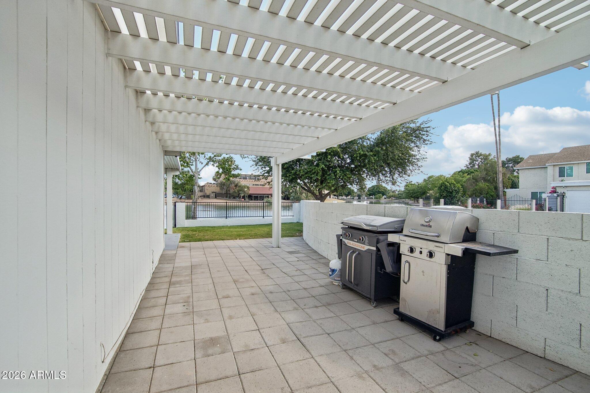 DOBSON SHORES - Residential
