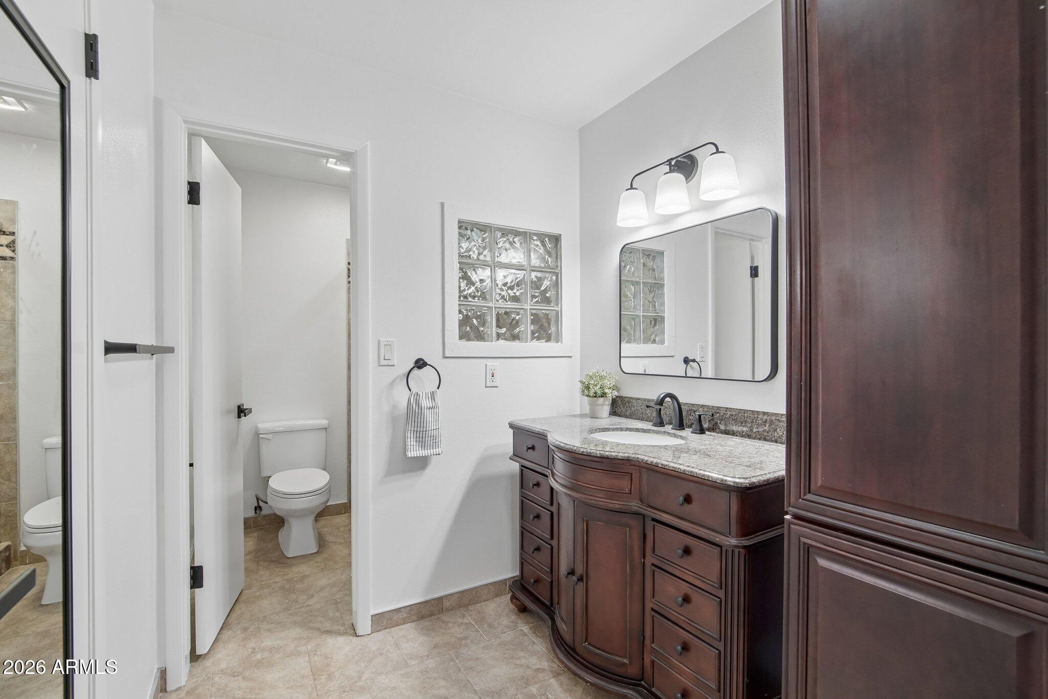 DOBSON SHORES - Residential
