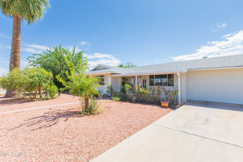 Photo of 12062 N Saint Annes Drive, Sun City, AZ 85351 (MLS # 6913362)