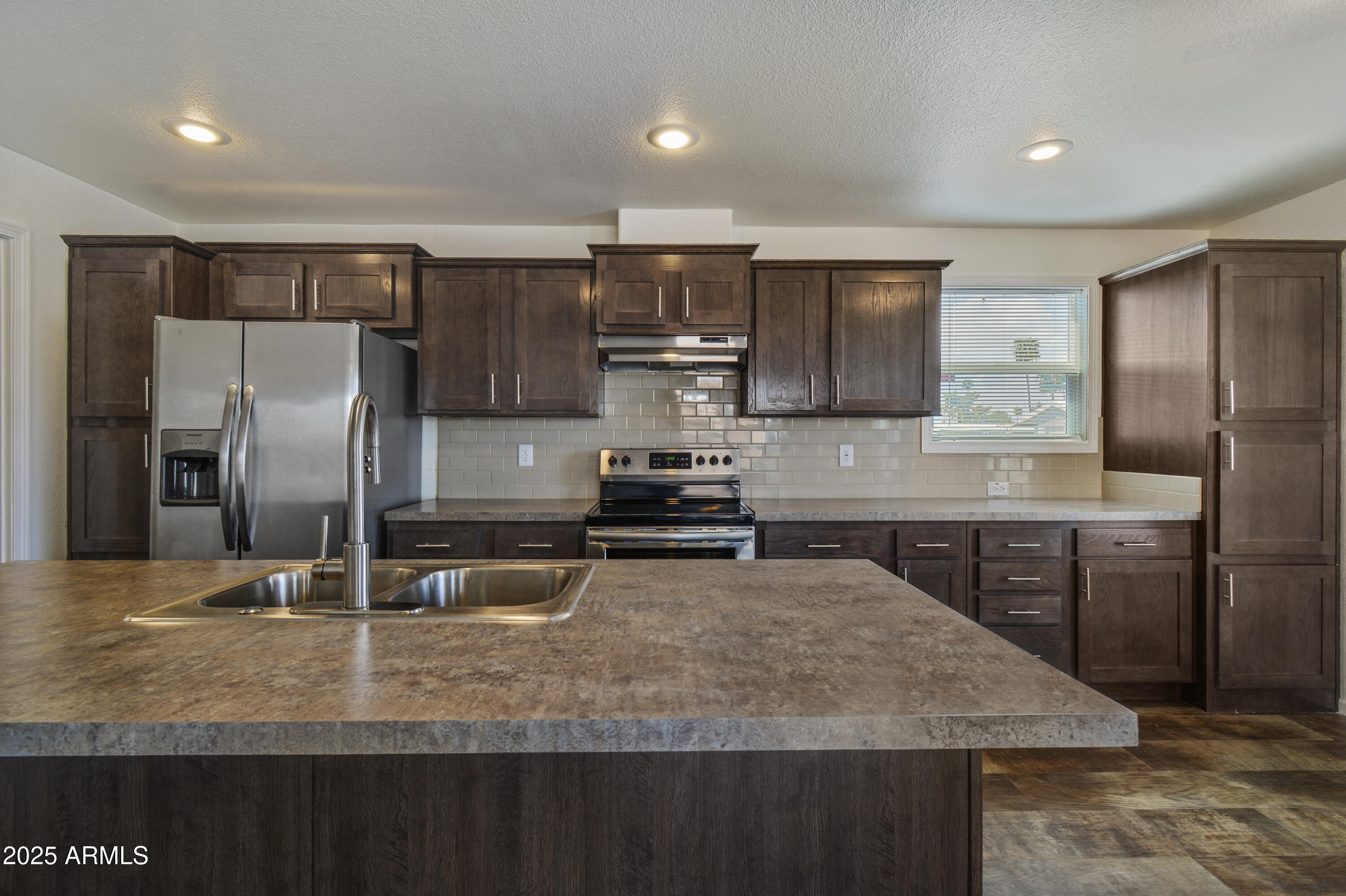 5601 W MISSOURI Avenue 150
