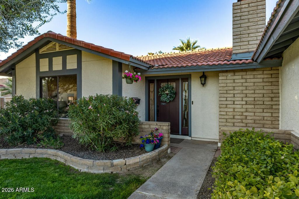 Photo of 1500 E Edgewater Drive, Tempe, AZ 85283 (MLS # 6980184)