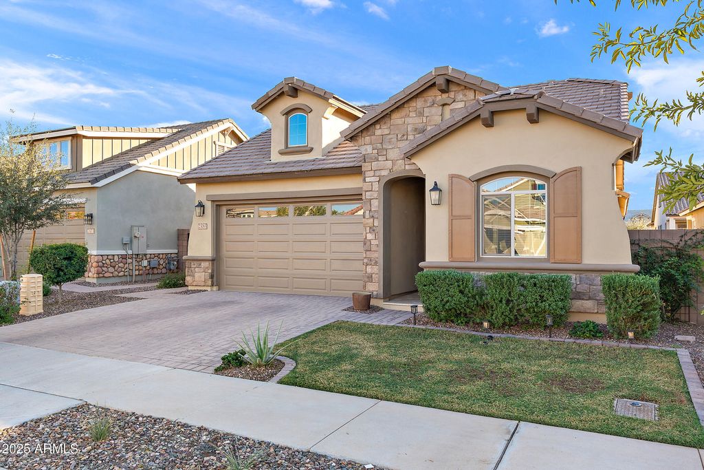 Photo of 23065 E Carriage Way, Queen Creek, AZ 85142 (MLS # 6957059)