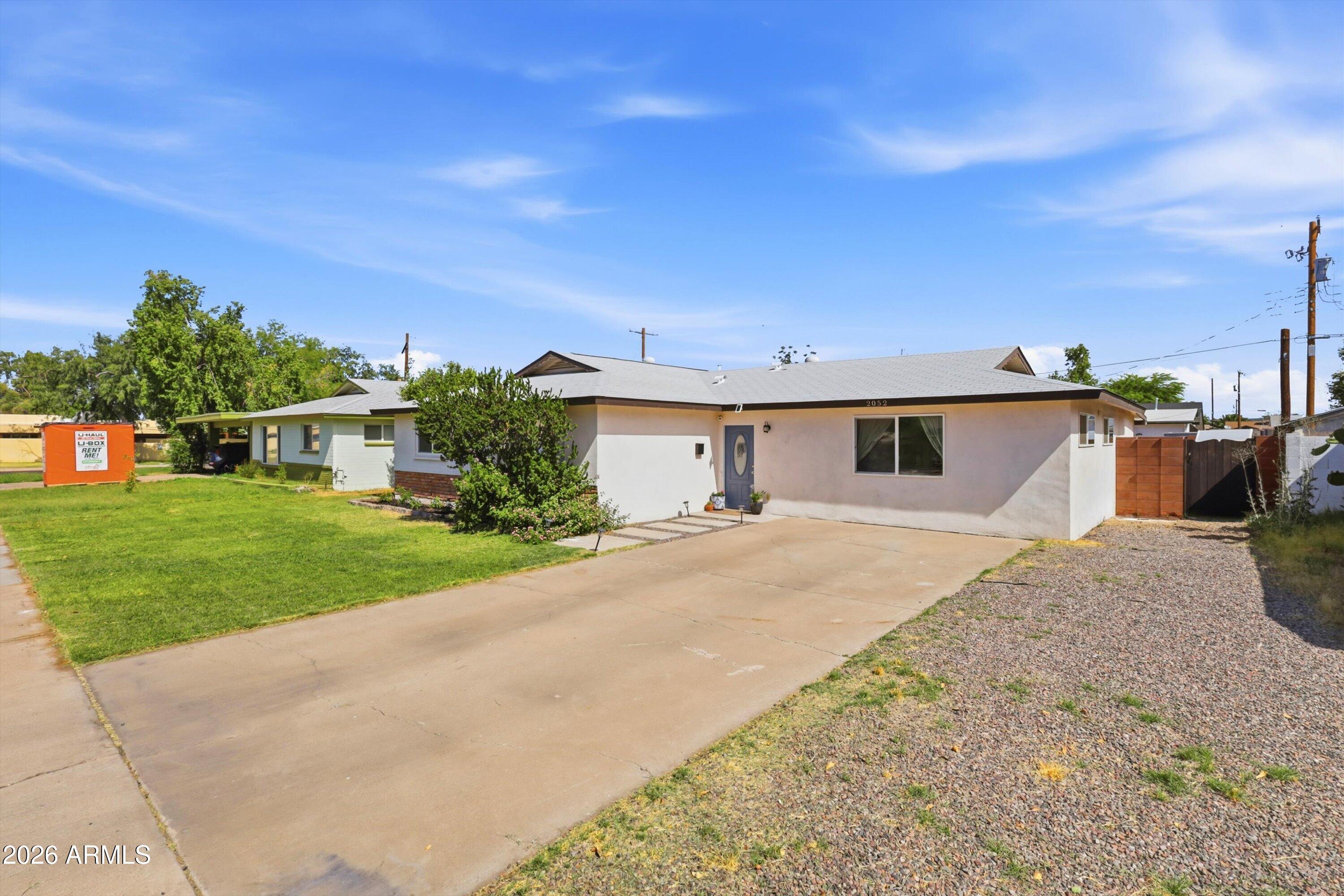 2052 W MARLETTE Avenue