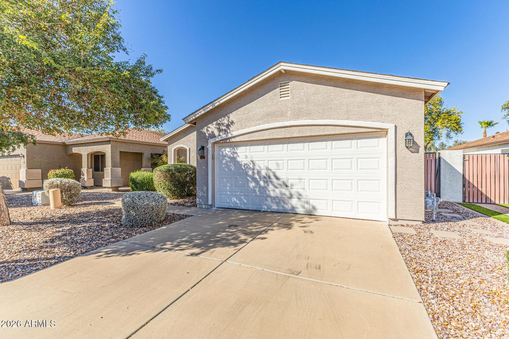 Photo of 1078 E Desert Moon Trail, San Tan Valley, AZ 85143 (MLS # 6988274)