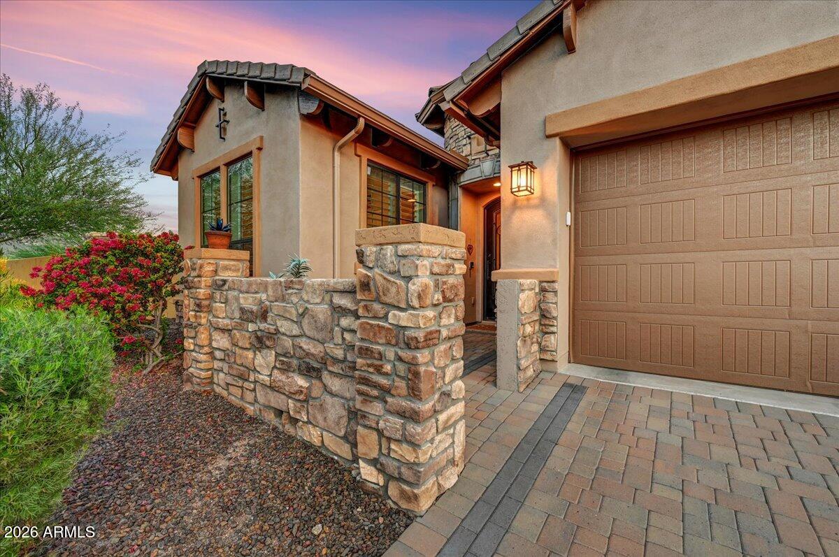 9155 E LEONORA Street