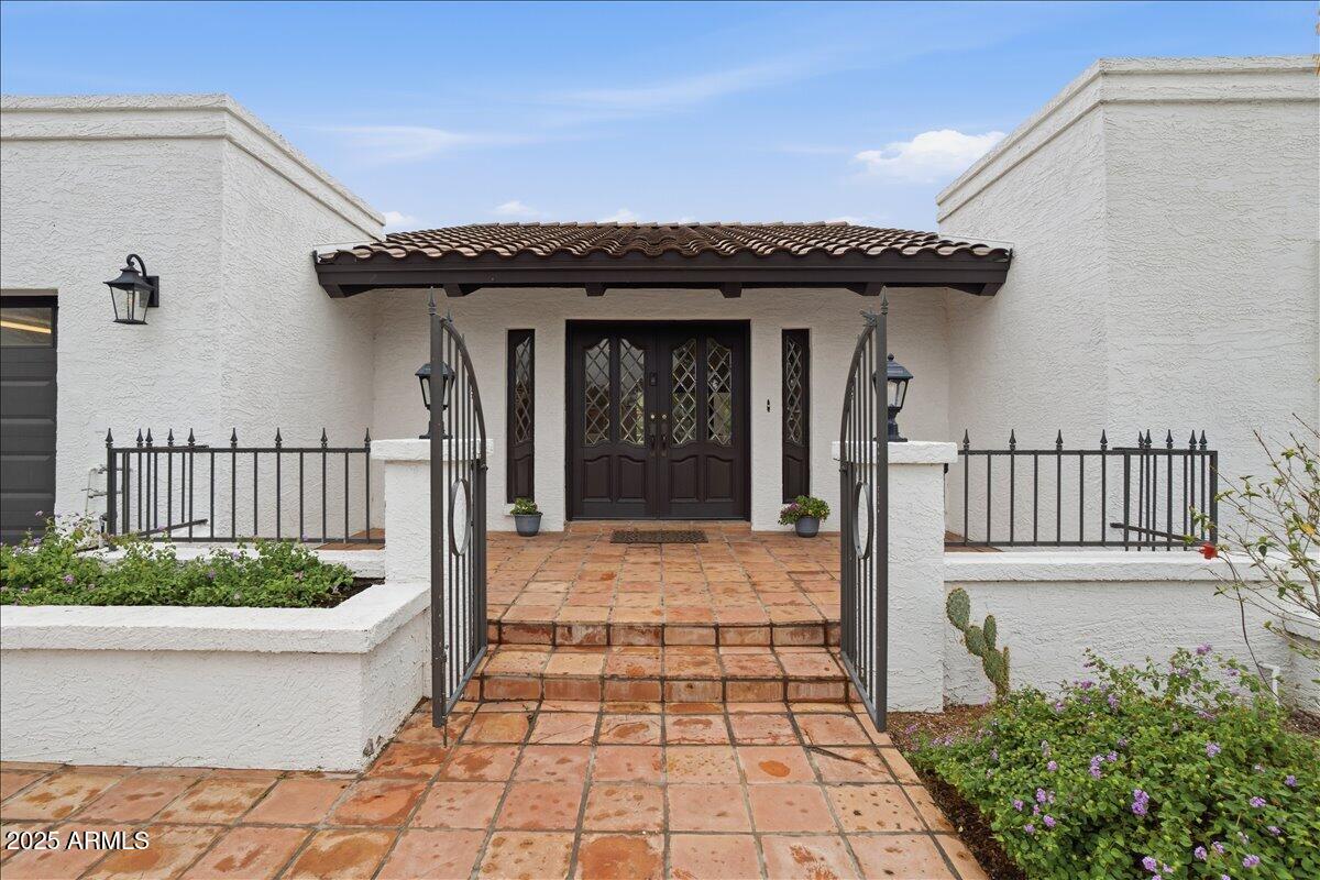 9437 E CALLE DE VALLE Drive