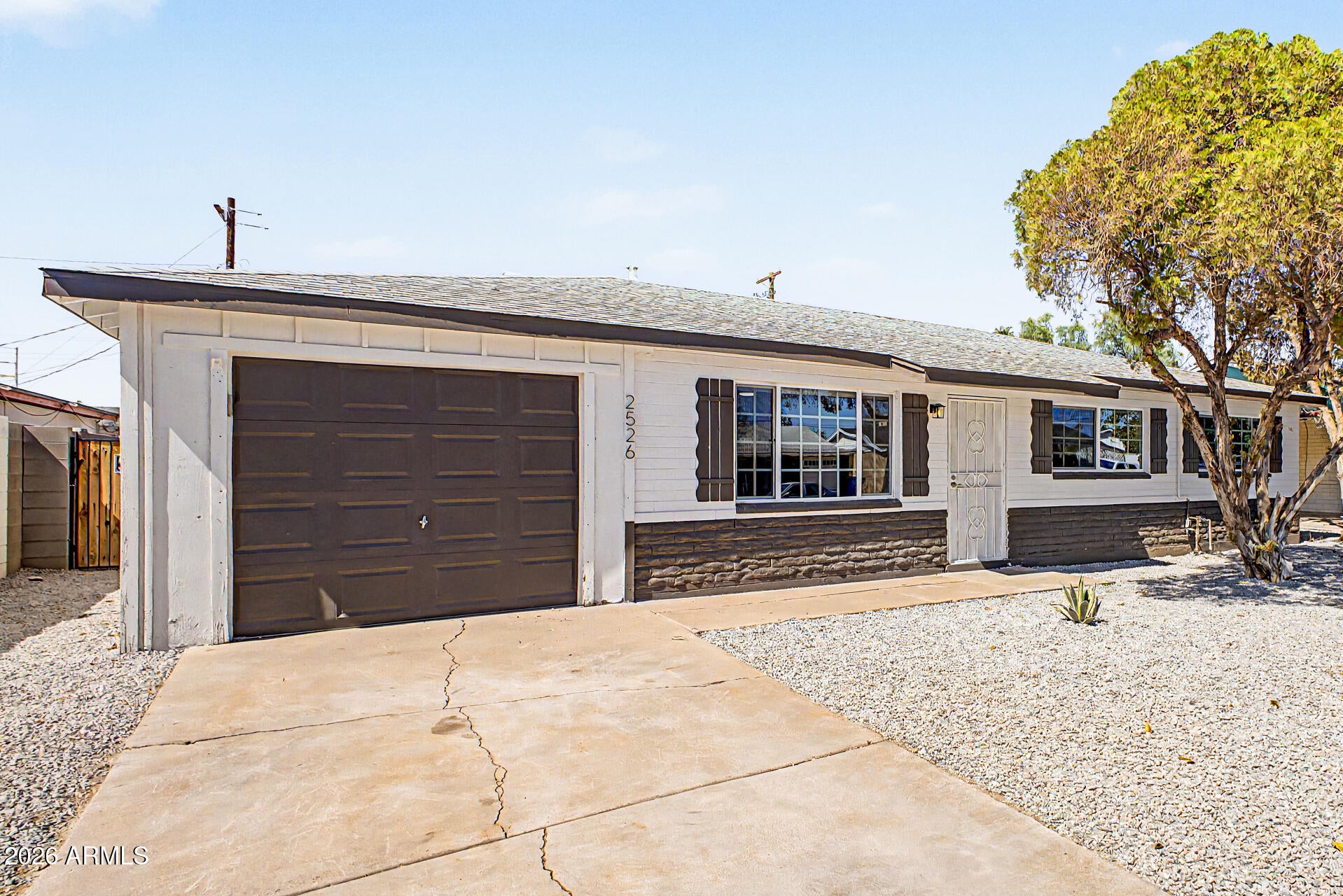 2526 W ORCHID Lane