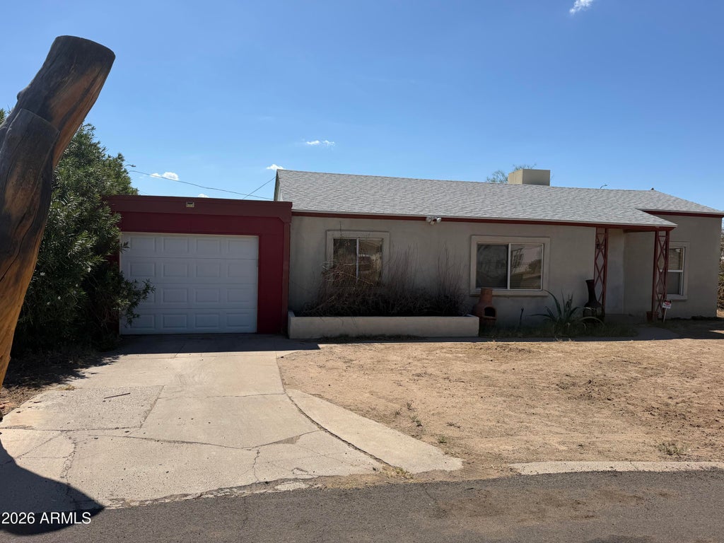 Photo of 109 N Los Robles Drive, Goodyear, AZ 85338 (MLS # 7080190)