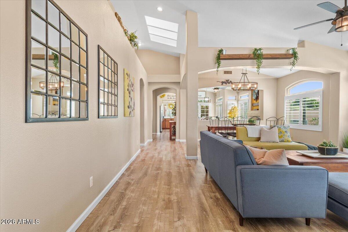 232 W LOS ARBOLES Drive