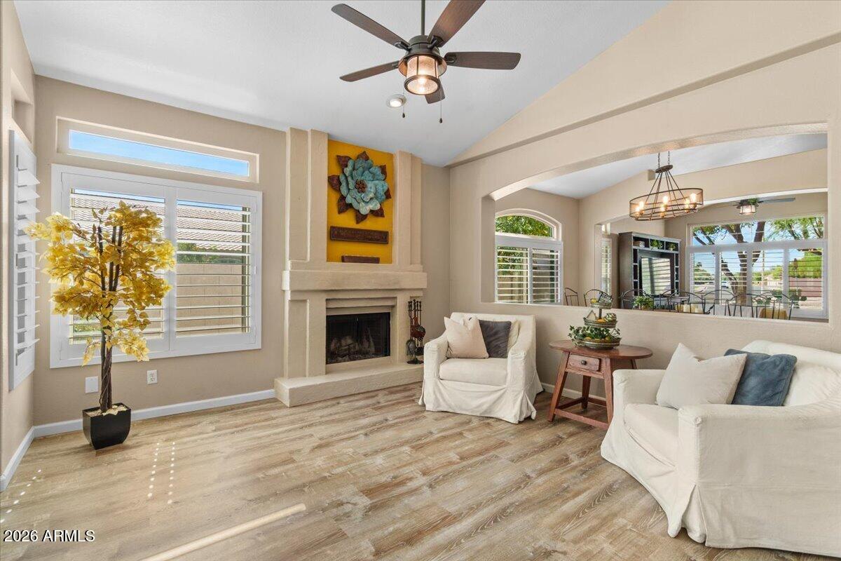 232 W LOS ARBOLES Drive
