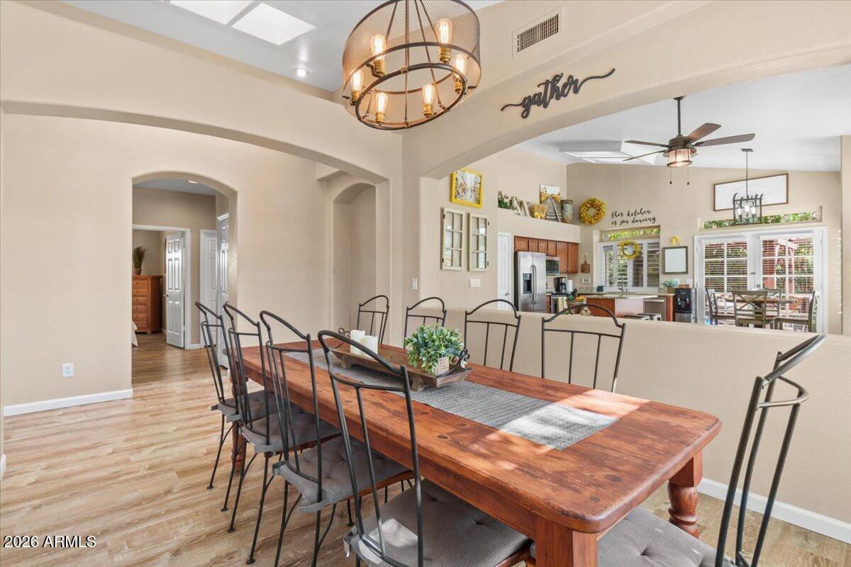 232 W LOS ARBOLES Drive