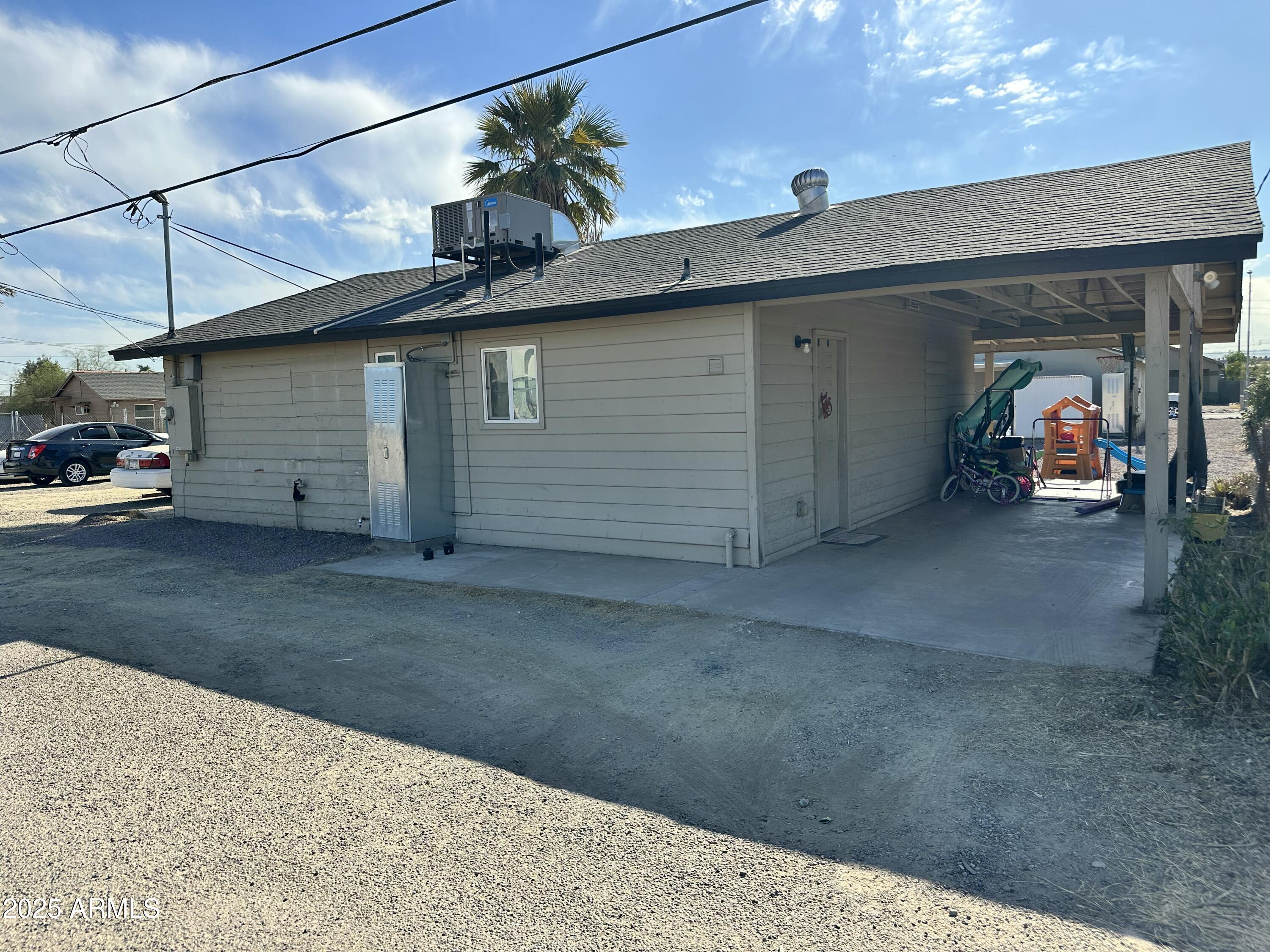 2924 E MONROE Street