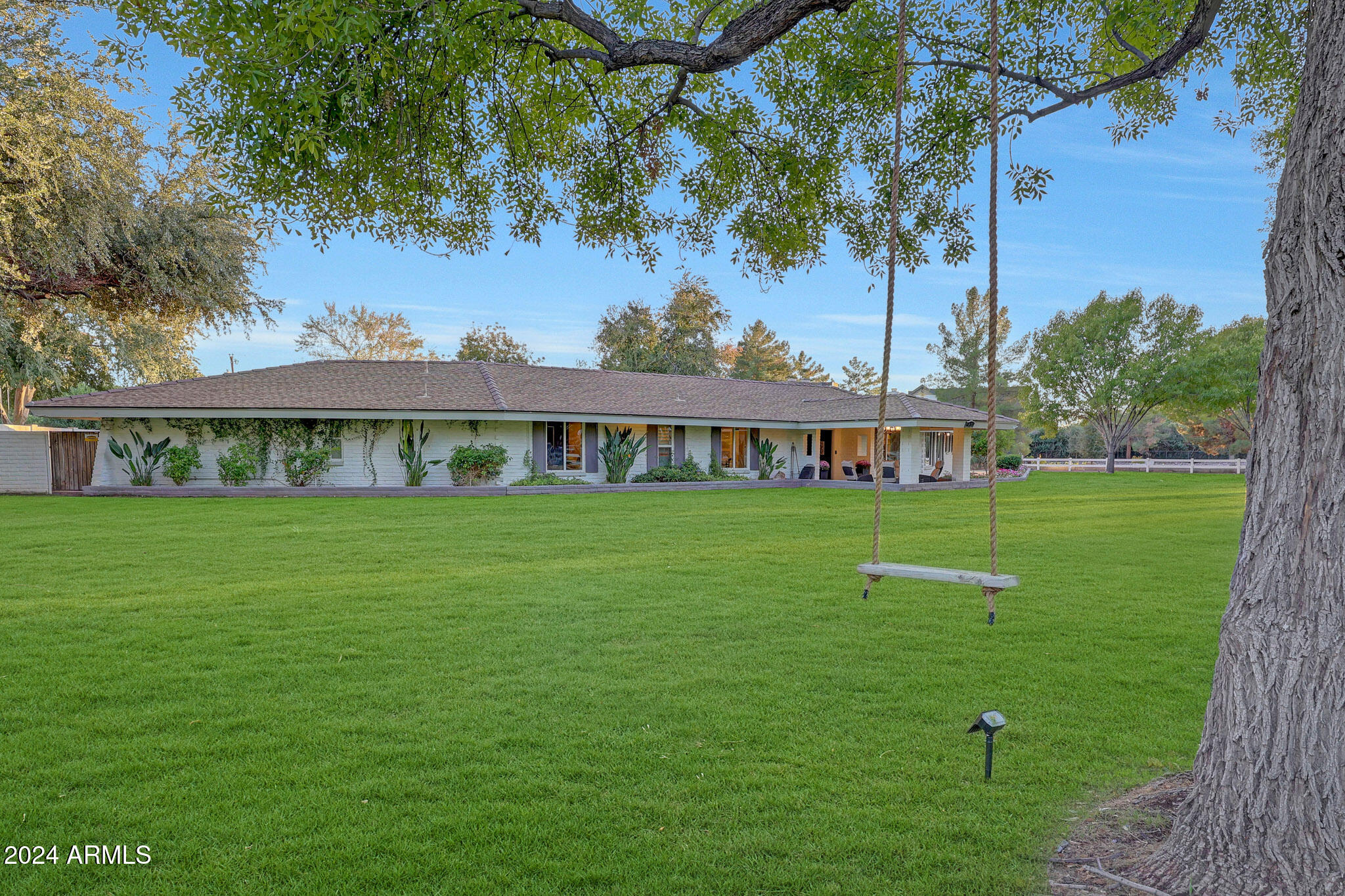 6839 W PERSHING Avenue
