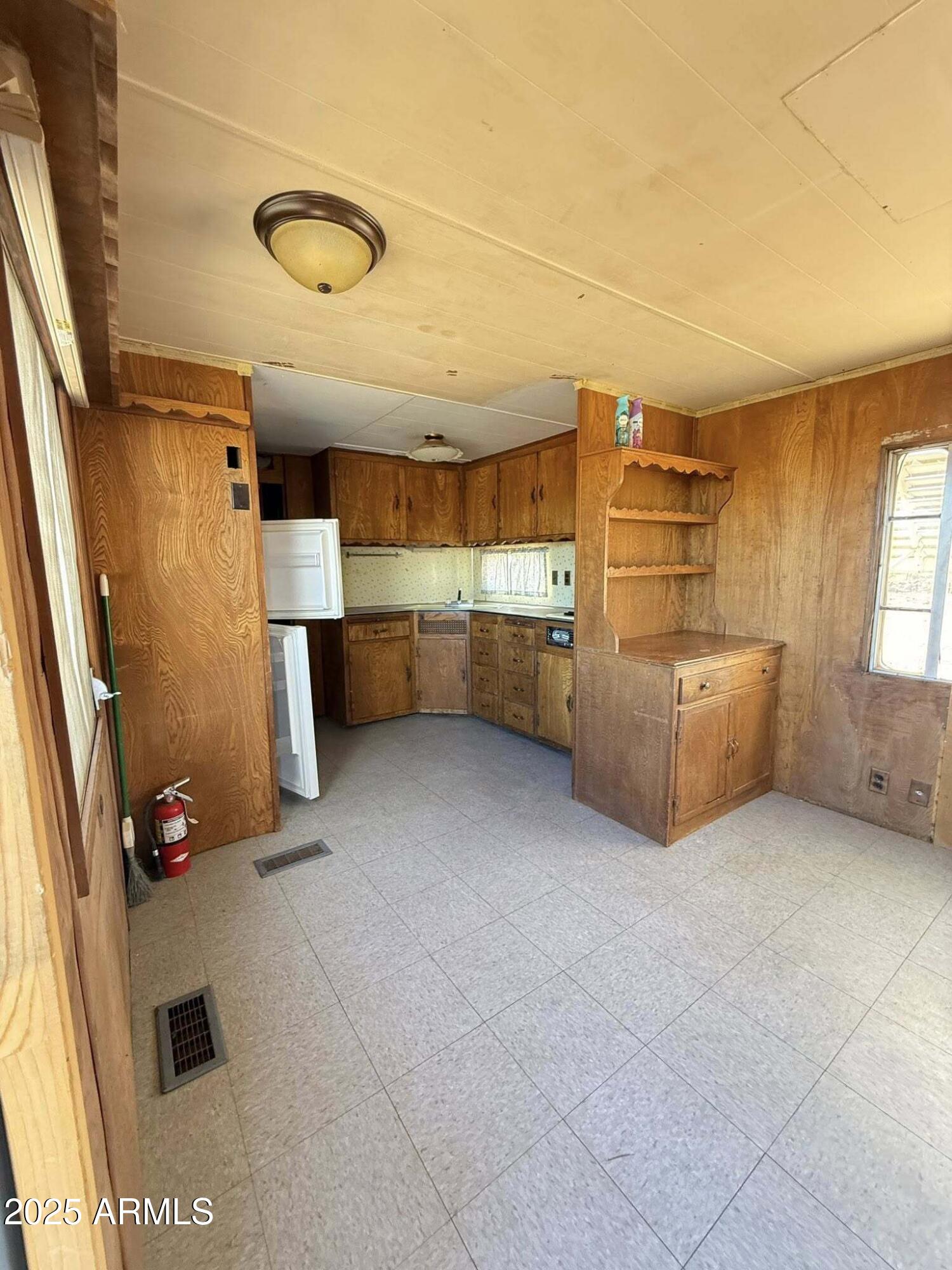 423 E Camino De Pampas --