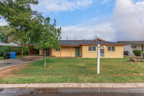 Photo of 742 E Sierra Vista Drive, Phoenix, AZ 85014 (MLS # 6950695)