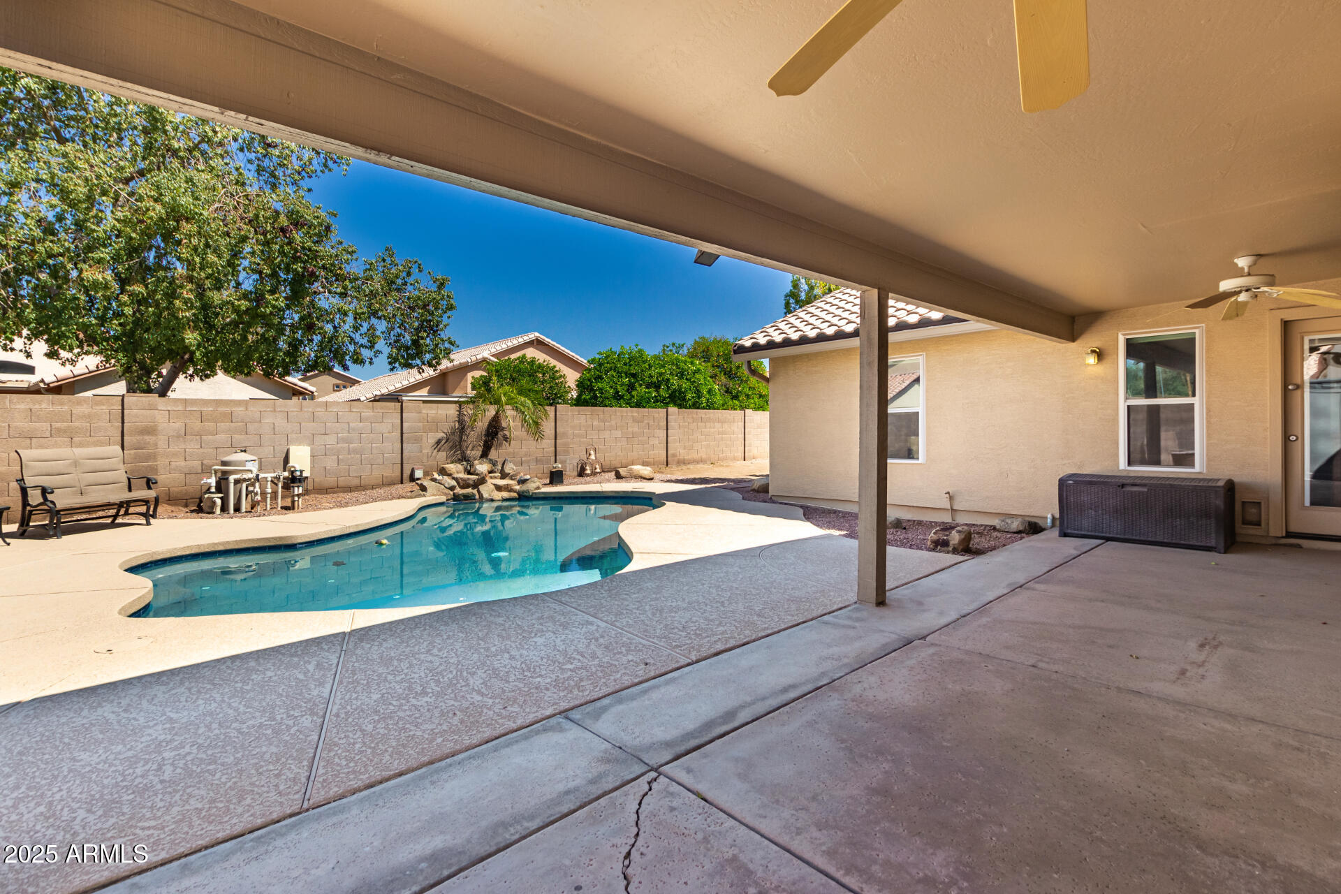 632 W NATAL Circle