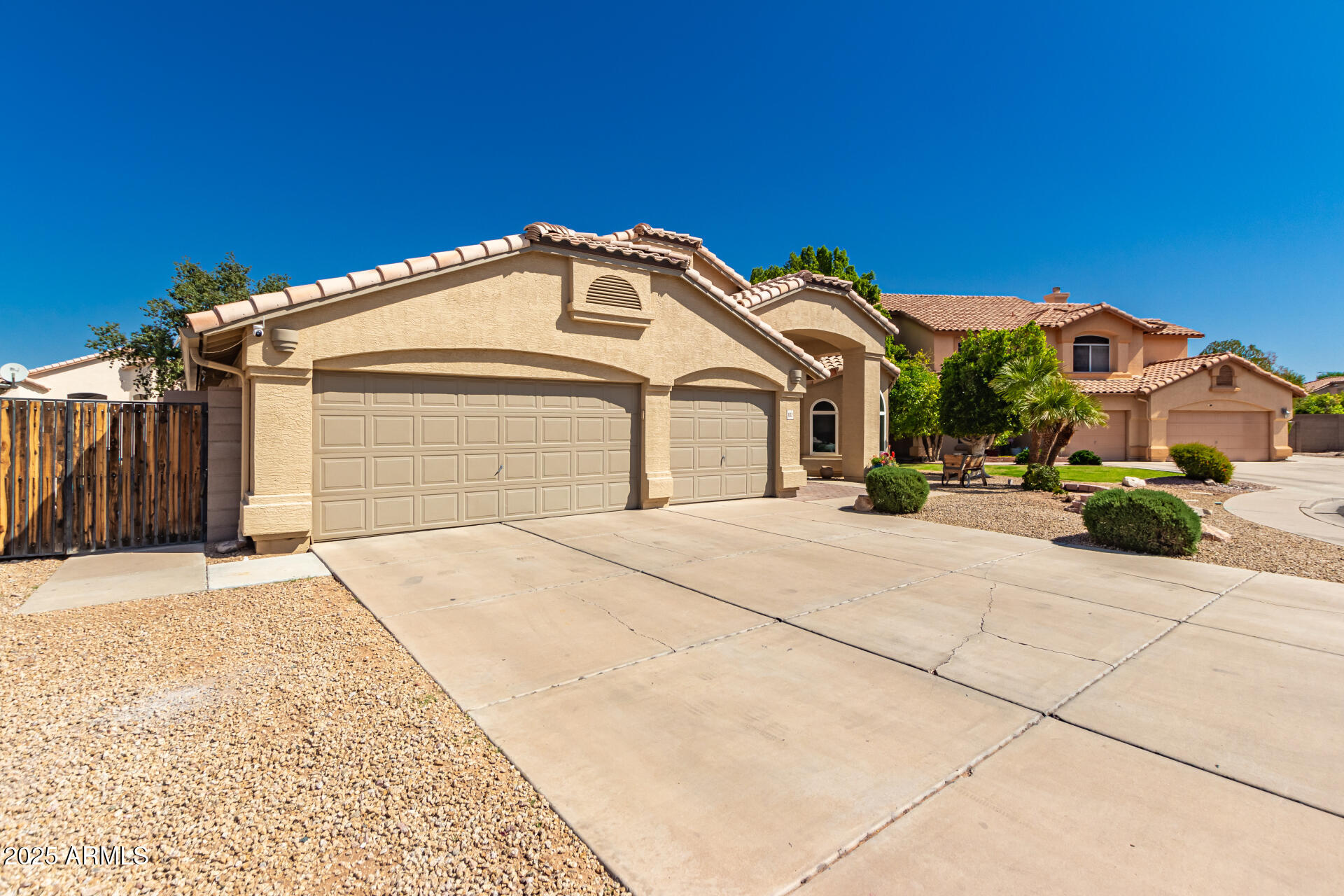 632 W NATAL Circle