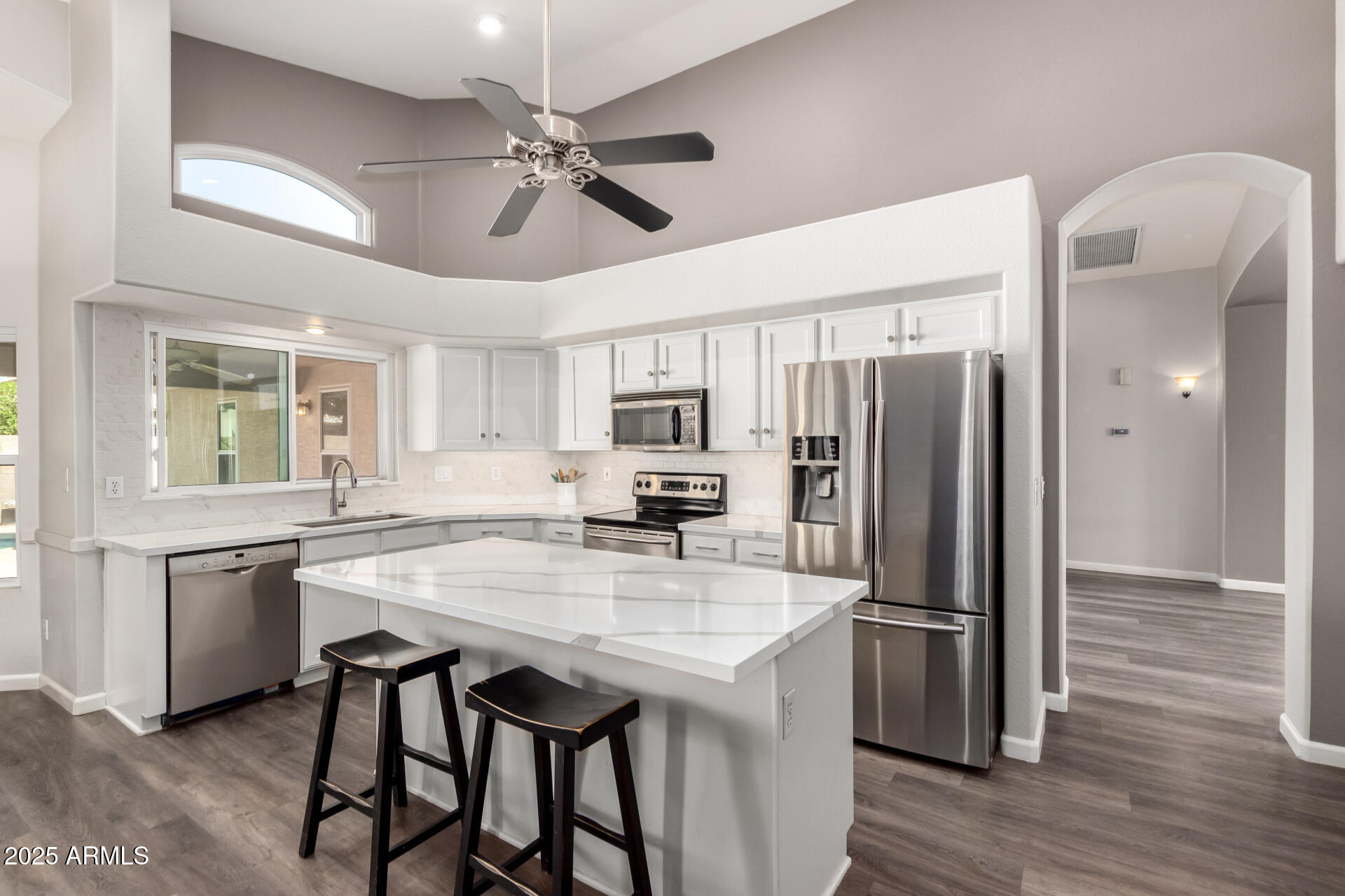 632 W NATAL Circle