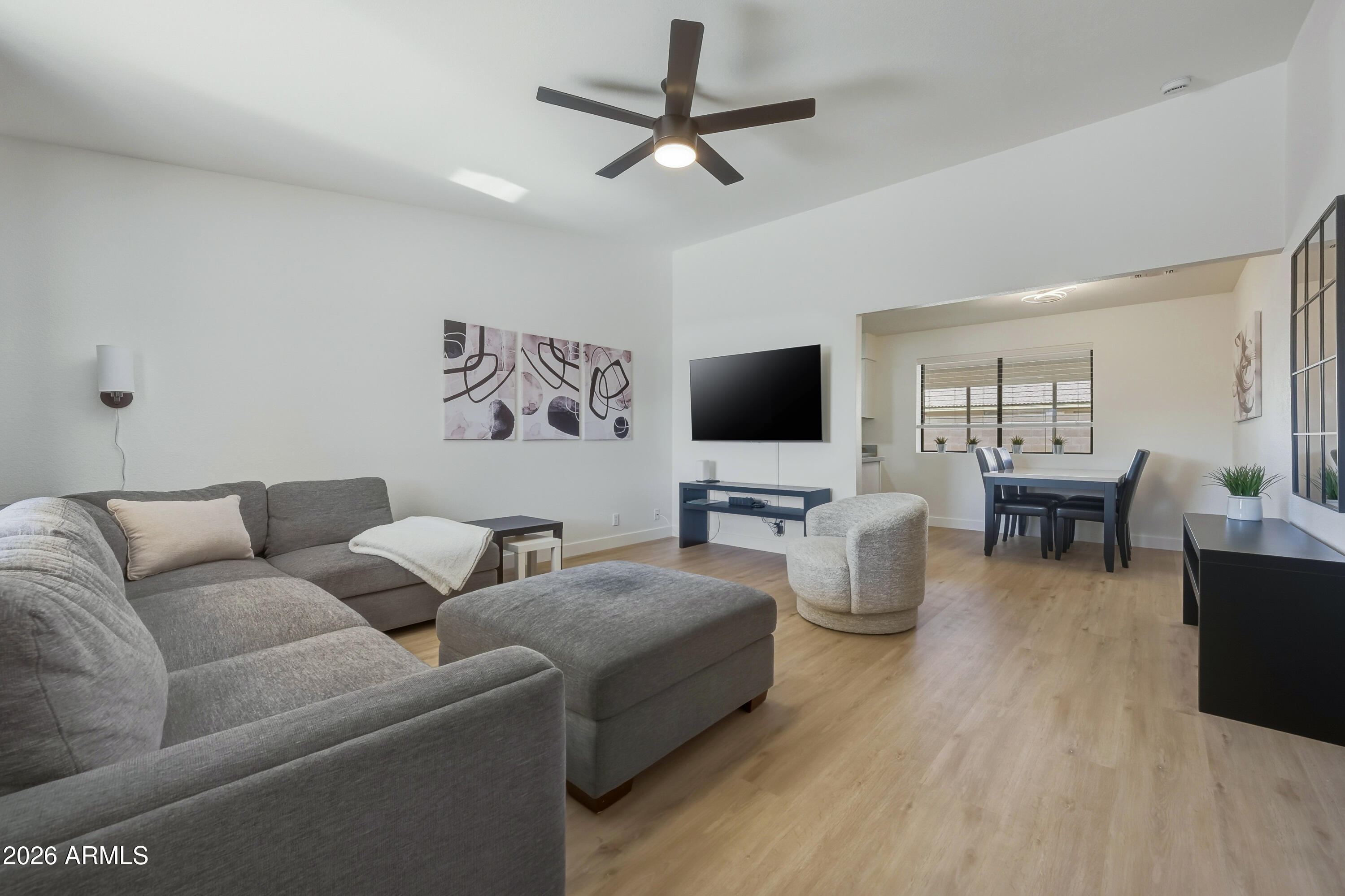 7824 E NAVARRO Avenue