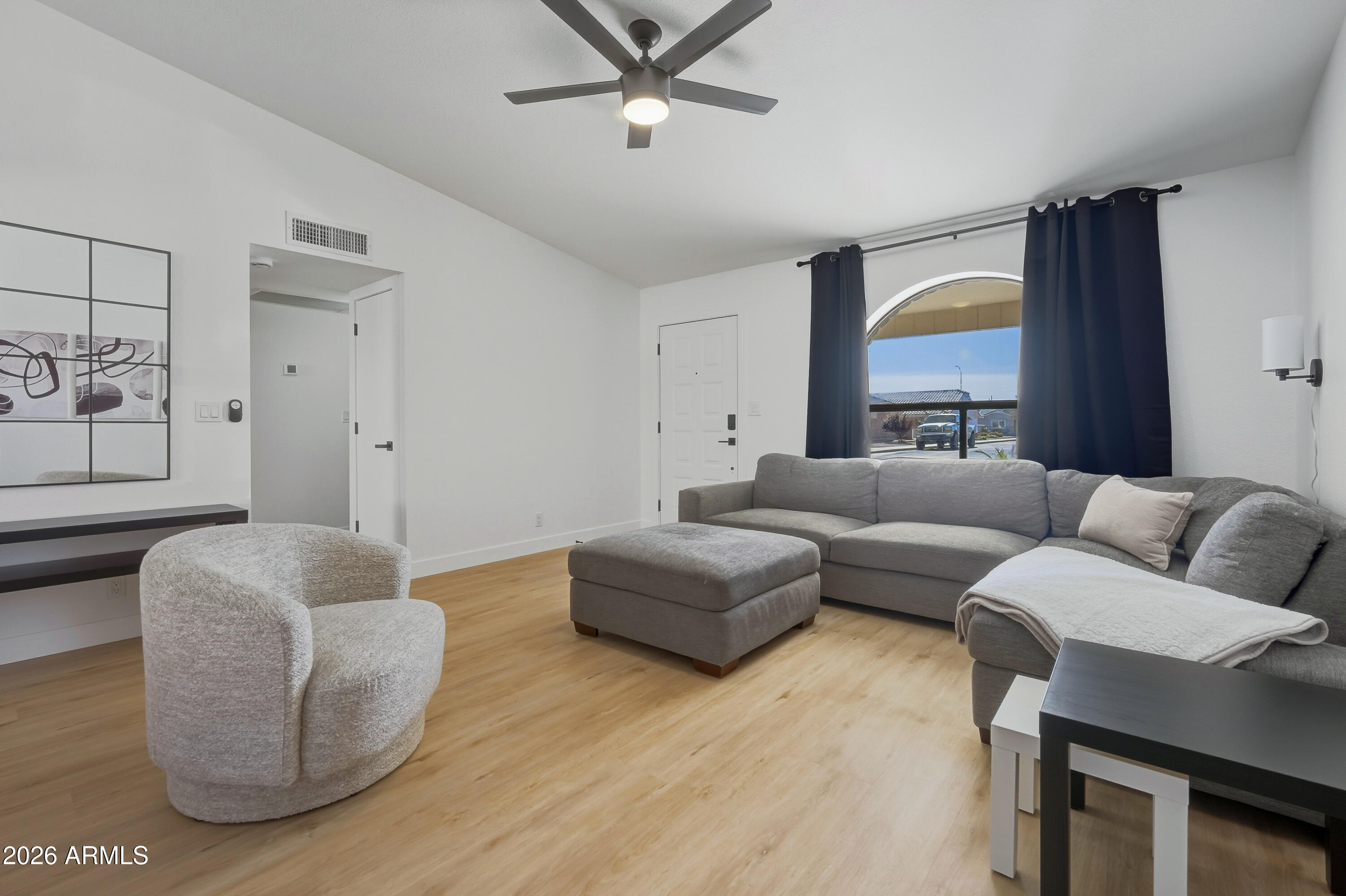 7824 E NAVARRO Avenue