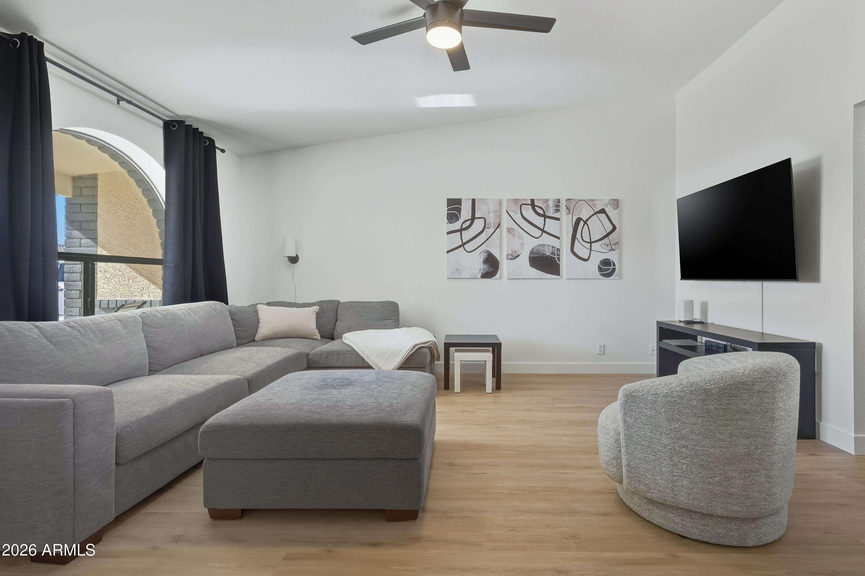 7824 E NAVARRO Avenue