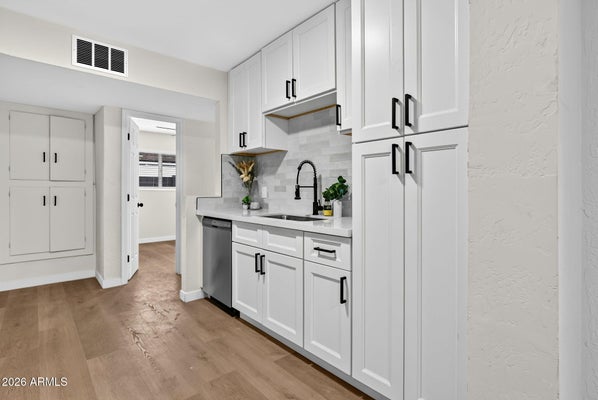 4528 N 50TH AVE, PHOENIX, AZ 85031 - Image a3e1ca063b996e44aa34bef088aadb35/746113657