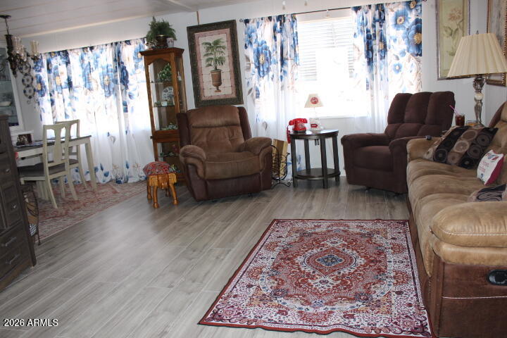 9501 E Broadway Road 21