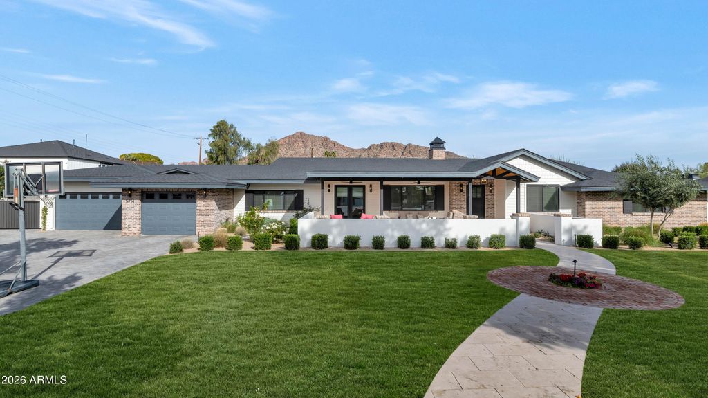 Photo of 5714 E Lafayette Boulevard, Phoenix, AZ 85018 (MLS # 6975337)