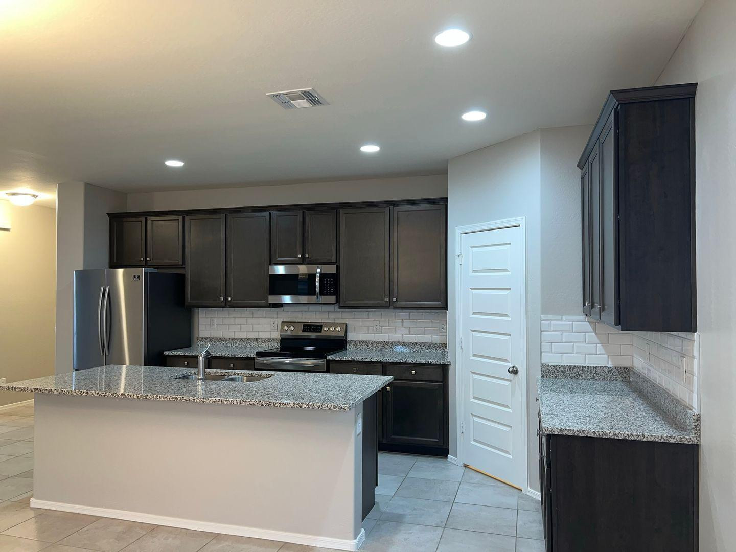 18660 W Robin Lane