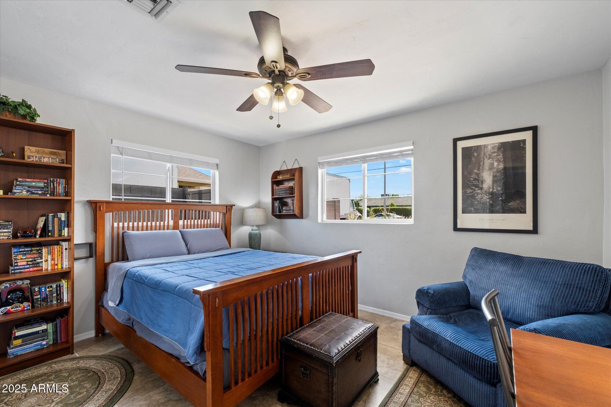 1119 N 28TH Place