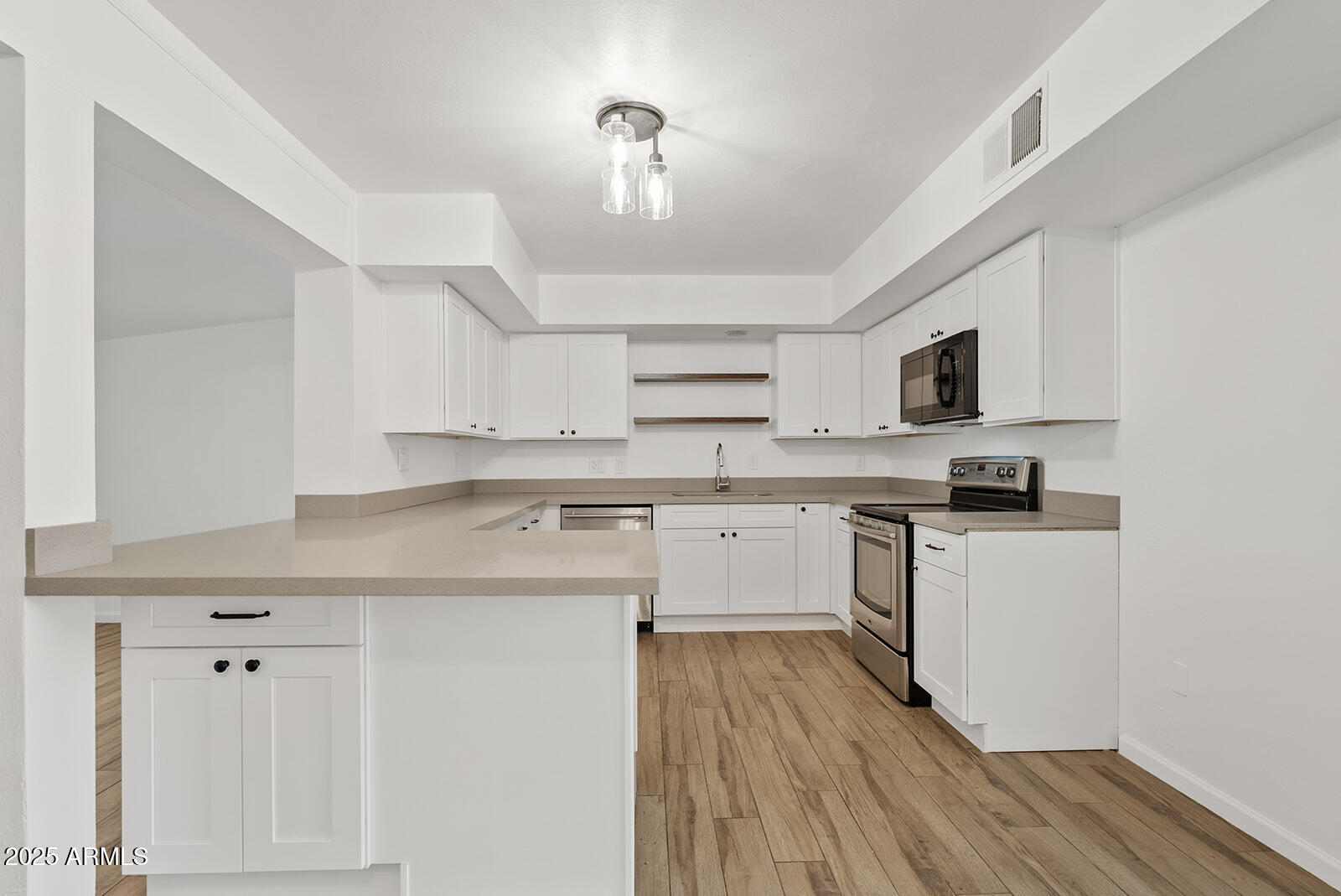 458 N DREW Street W