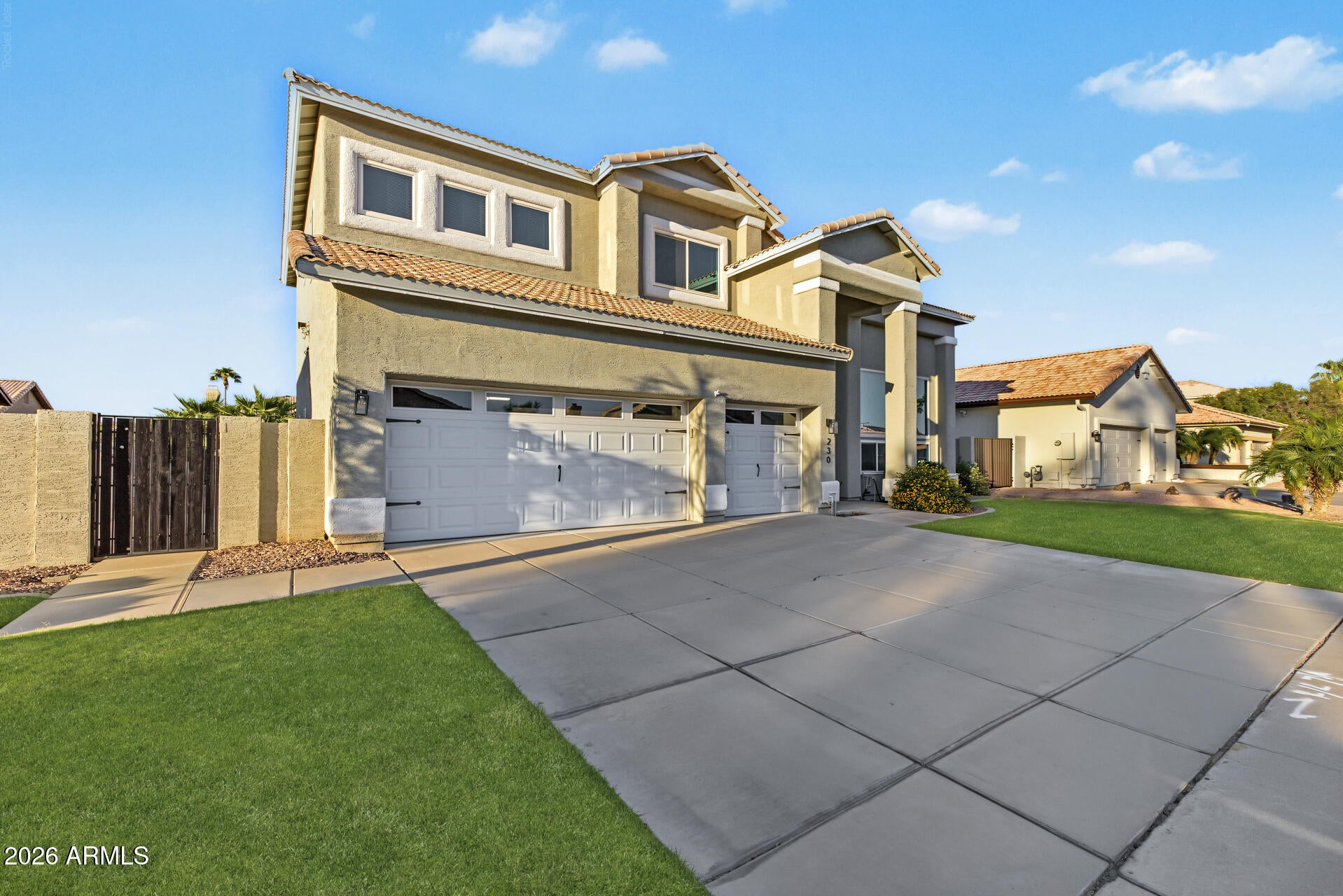 230 E ARABIAN Drive