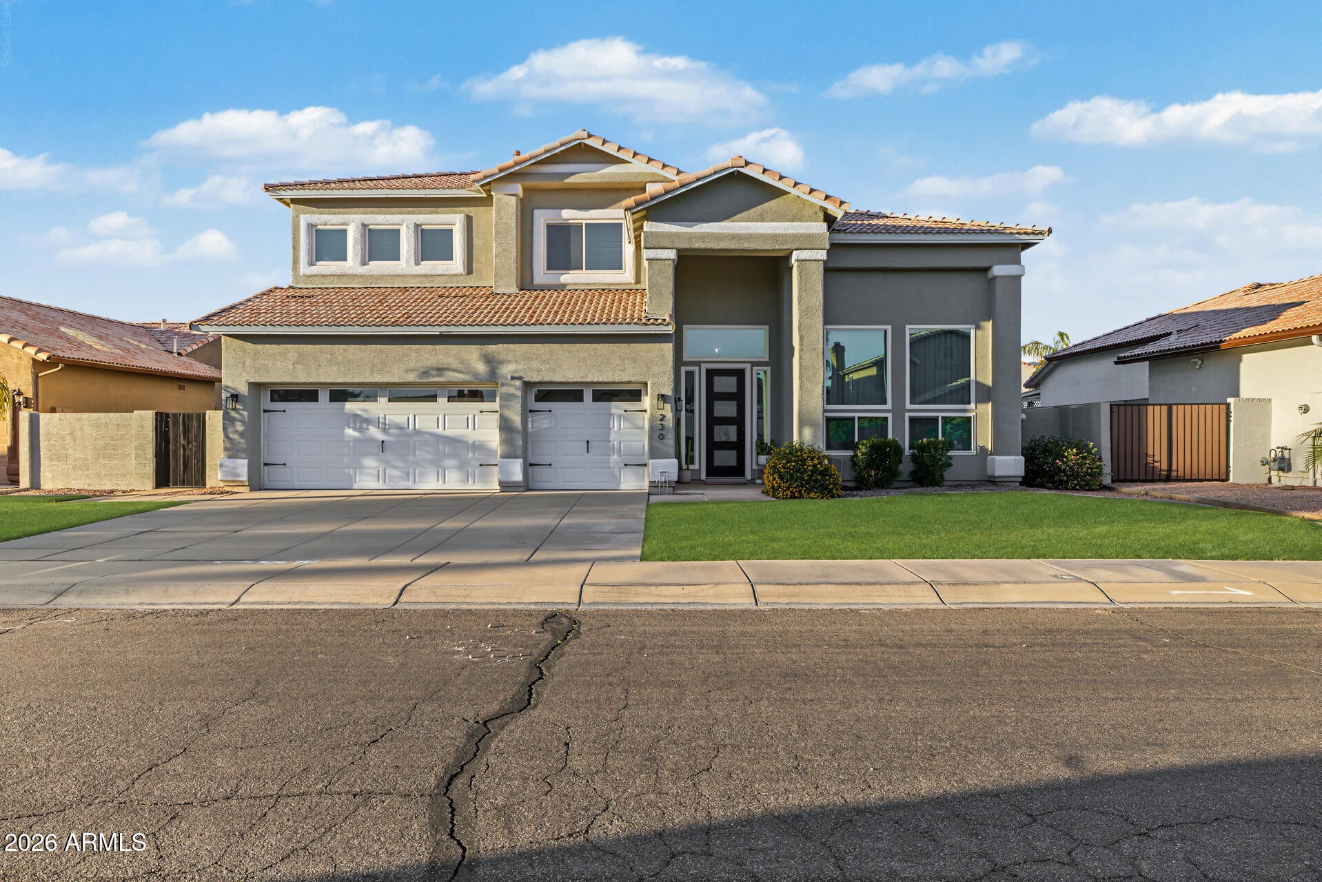 230 E ARABIAN Drive