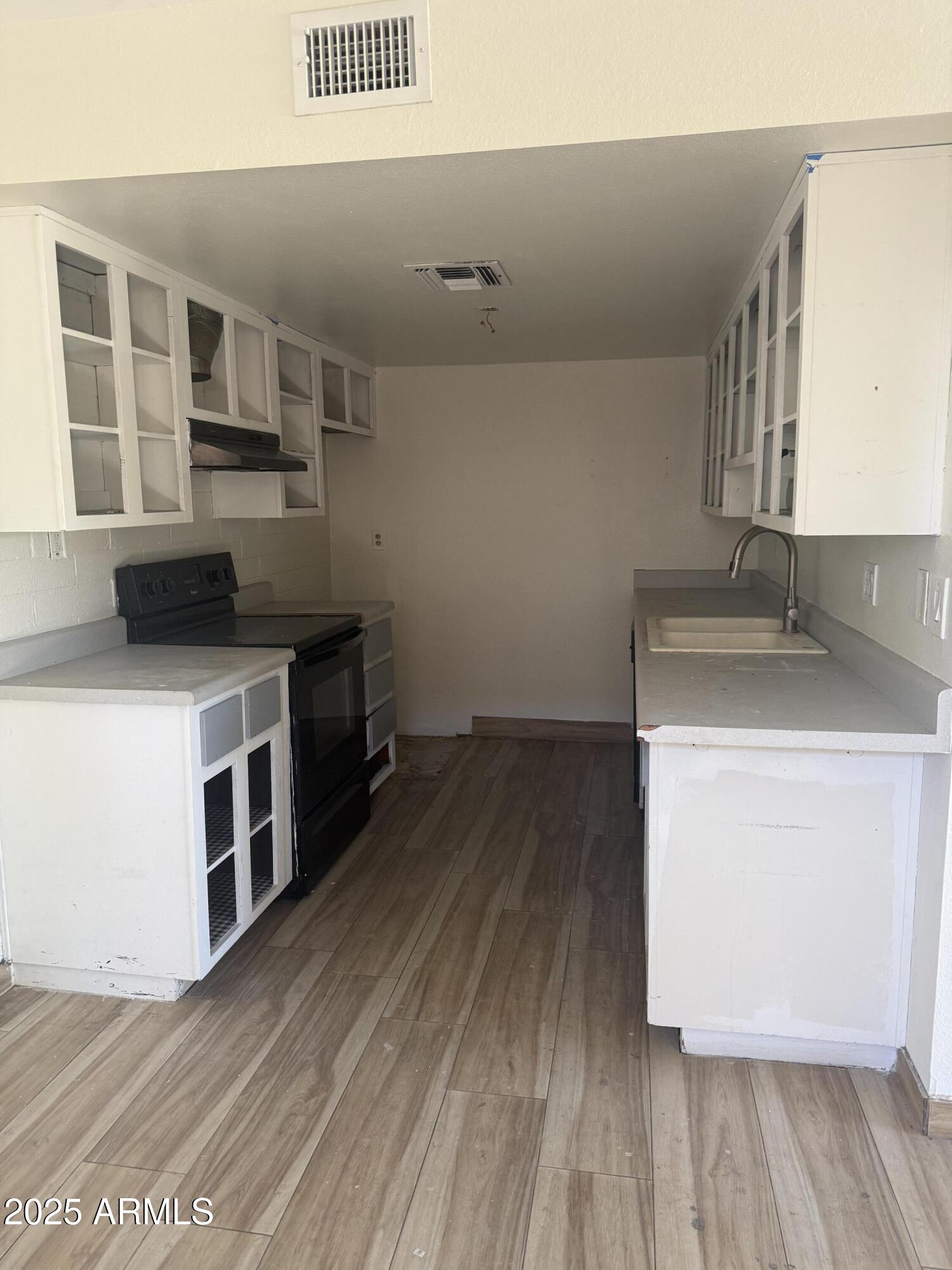 Scottsdale, Arizona 85257, United States, 3 Bedrooms Bedrooms, ,2 BathroomsBathrooms,Residential,Pending,54609