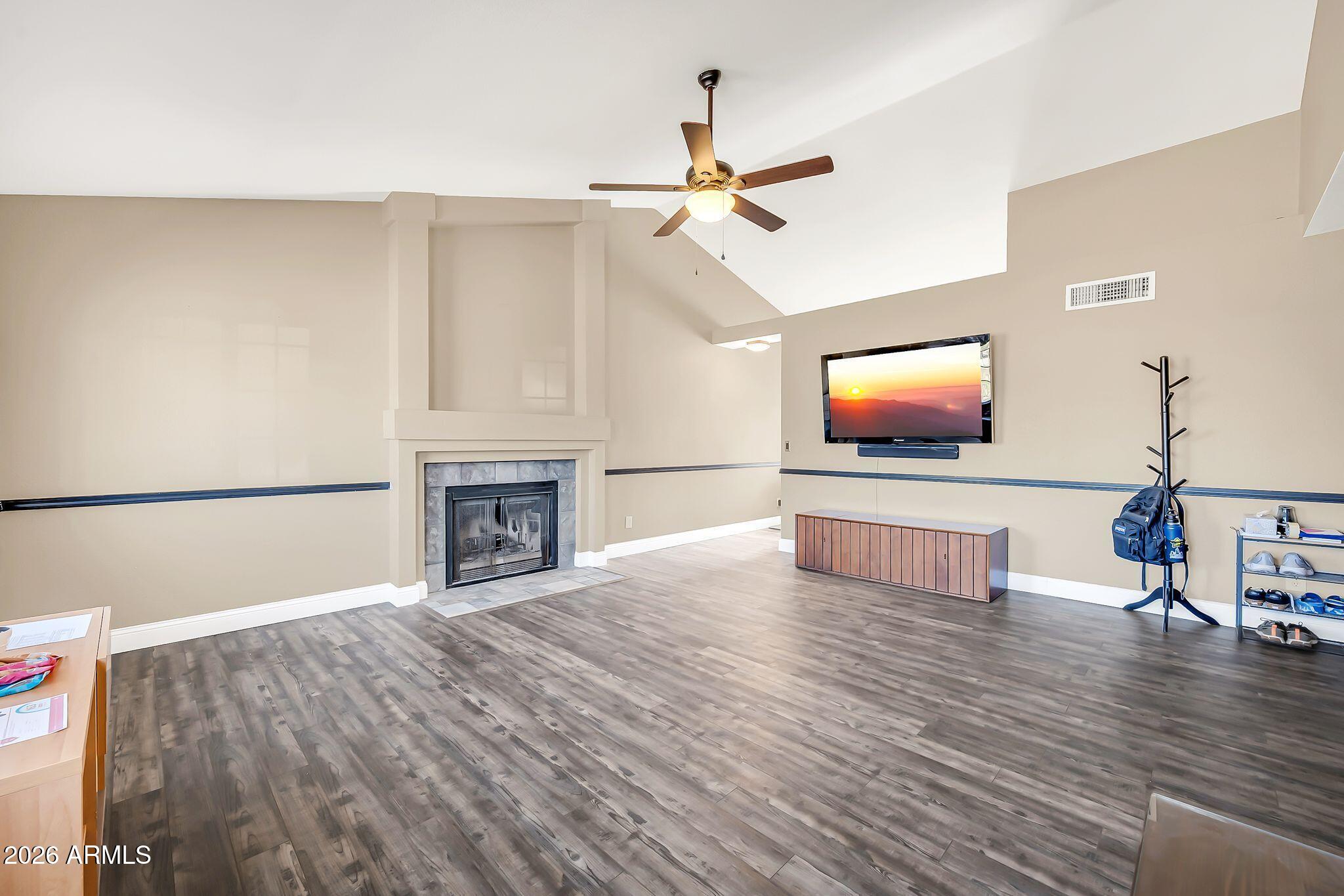 3609 W WHITTEN Street