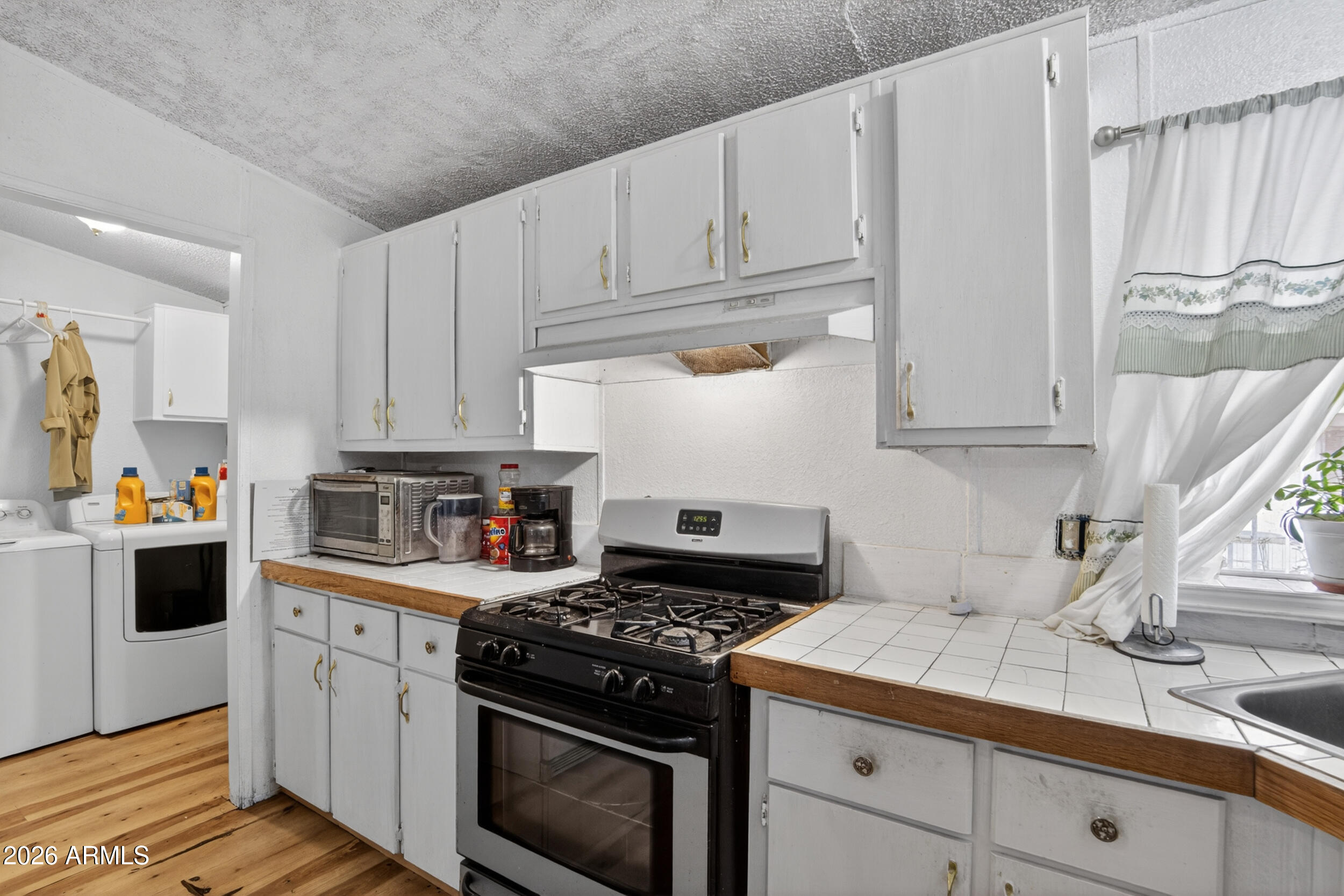 7302 W Peoria Avenue 74