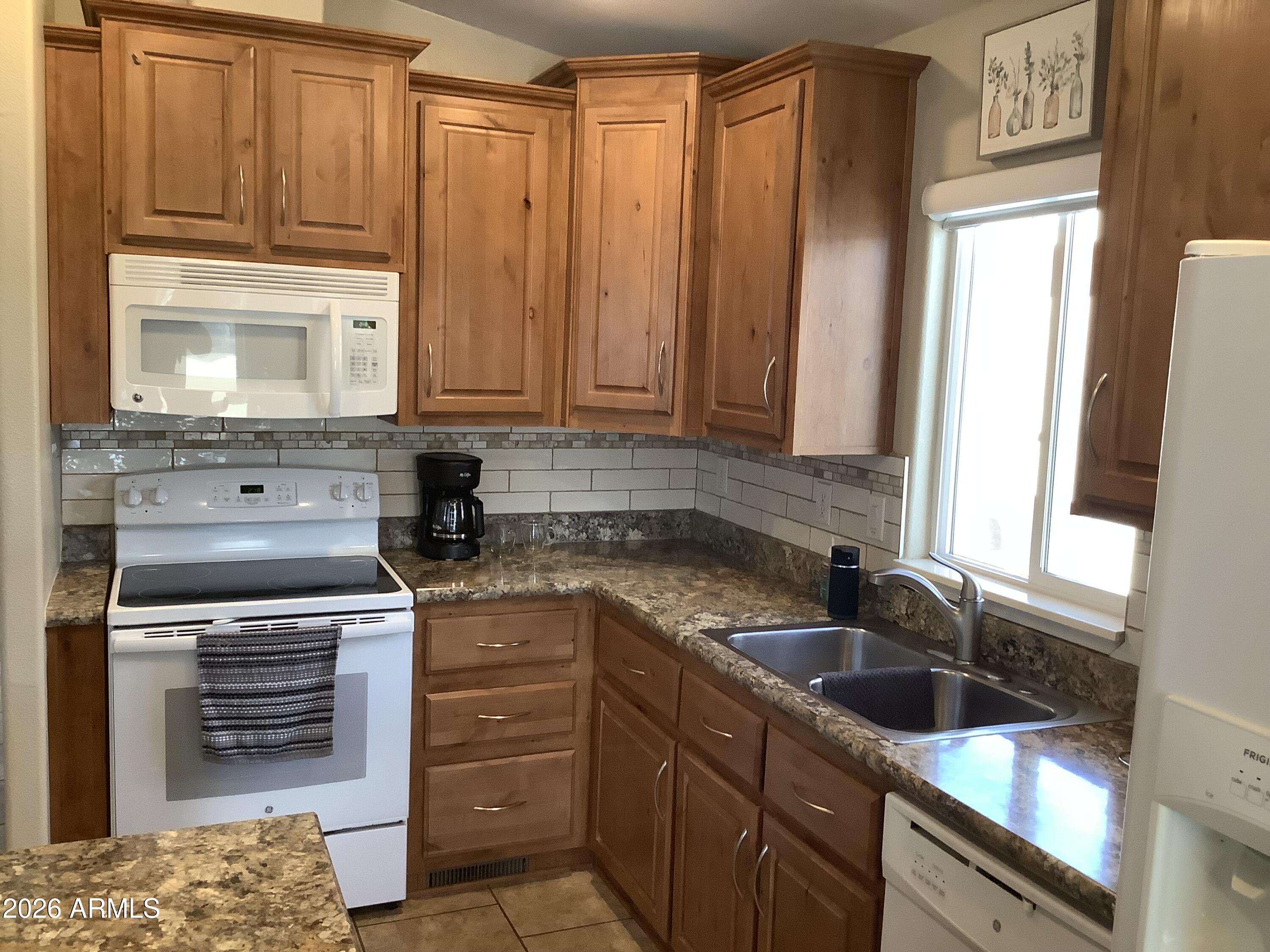 650 N Hawes Road 4007