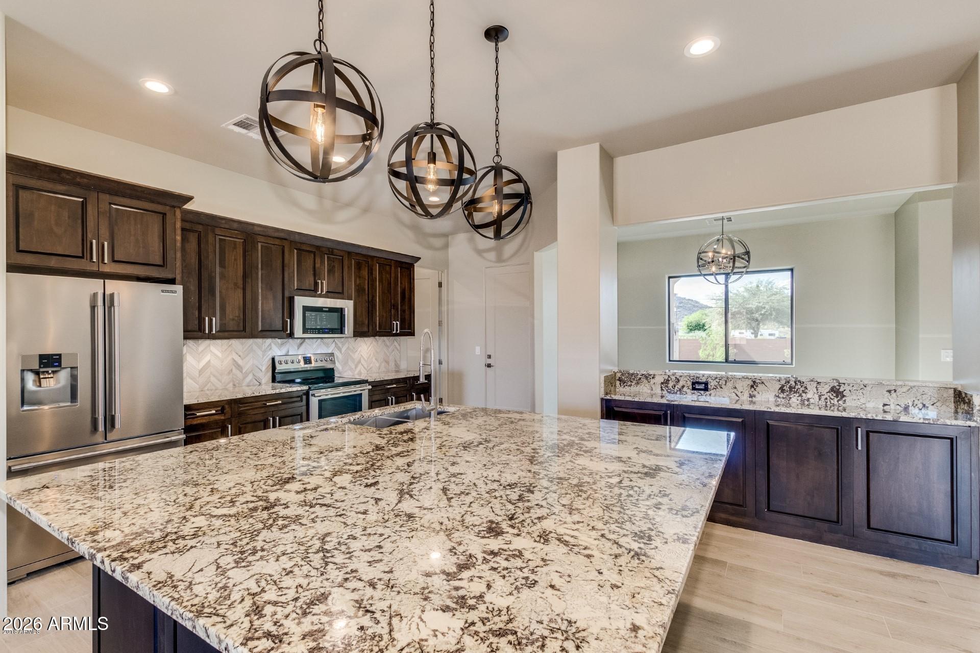 2639 W Lavitt Lane