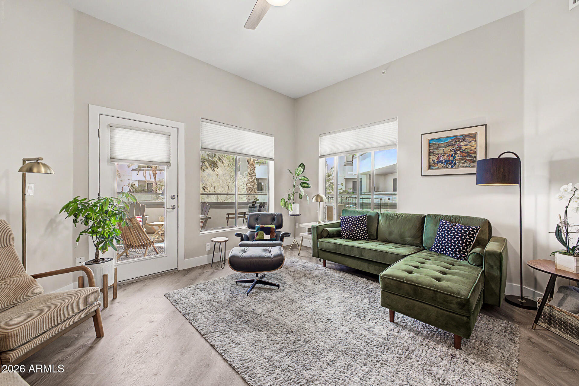 945 E Playa Del Norte Drive 2002