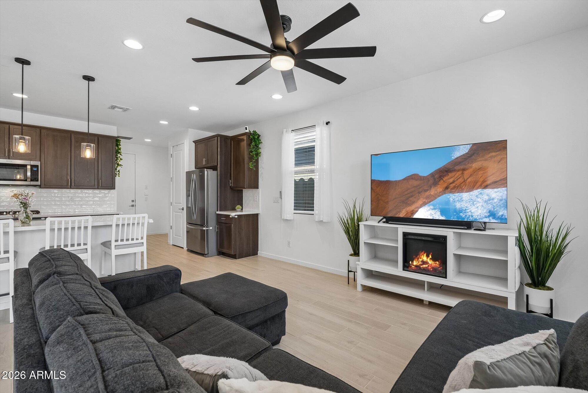 ELLISON TRAILS - Residential