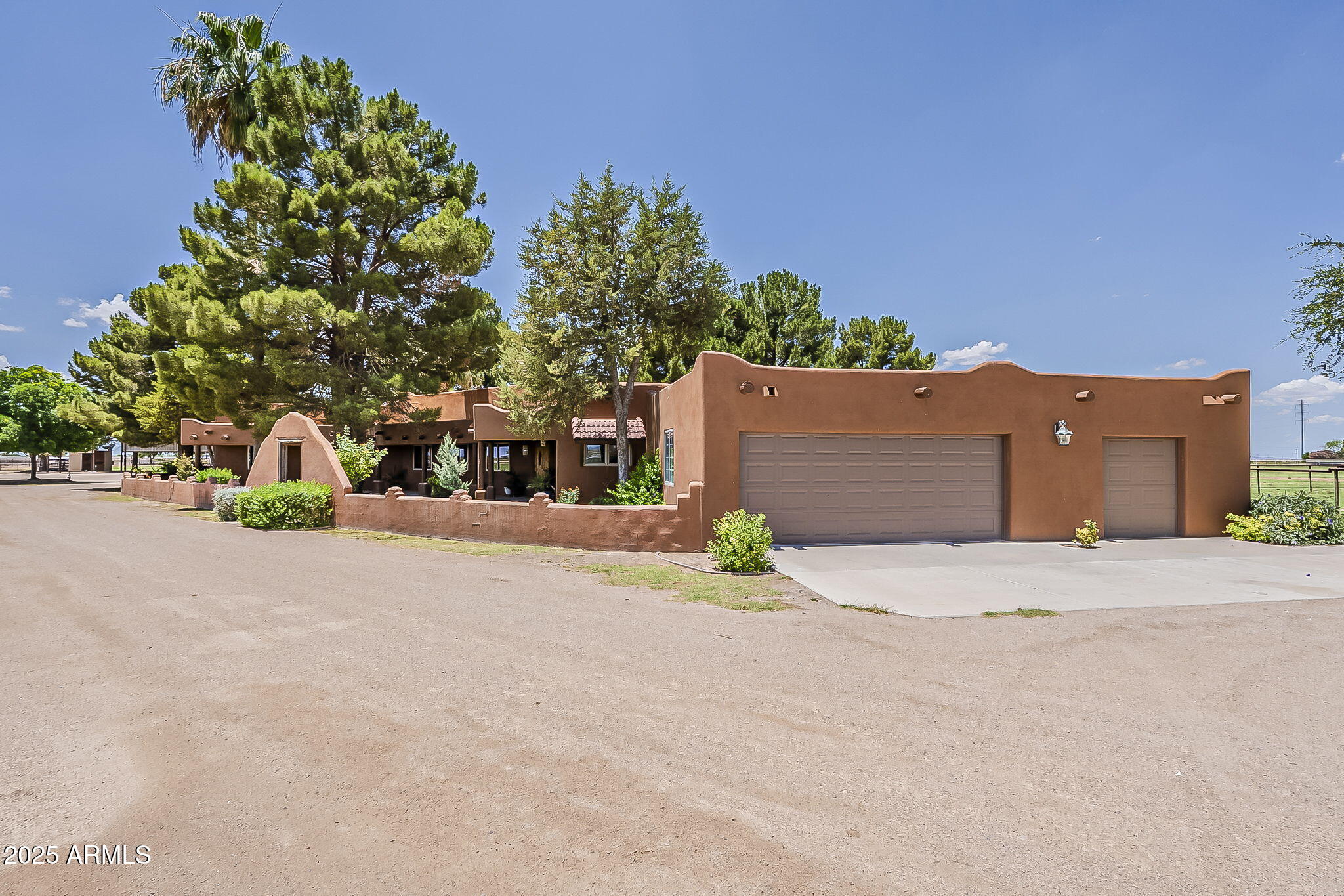 7496 S LINDA LOU Road