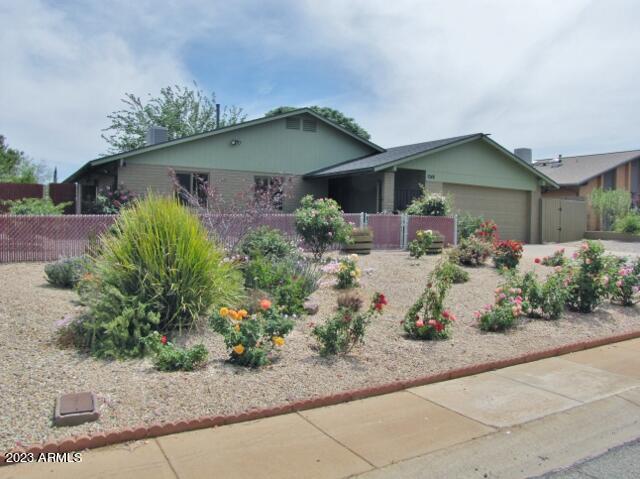QUAIL HOLLOW - Residential Lease