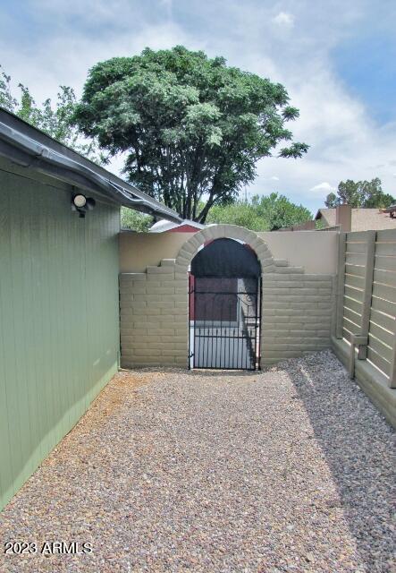 QUAIL HOLLOW - Residential Lease