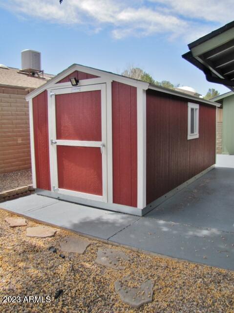 QUAIL HOLLOW - Residential Lease