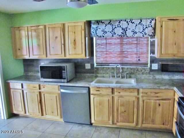 QUAIL HOLLOW - Residential Lease