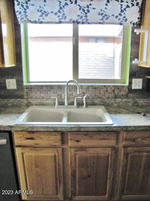 QUAIL HOLLOW - Residential Lease