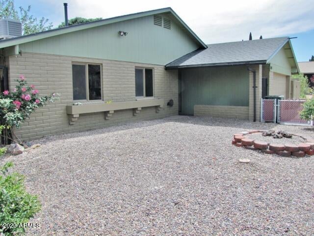 QUAIL HOLLOW - Residential Lease