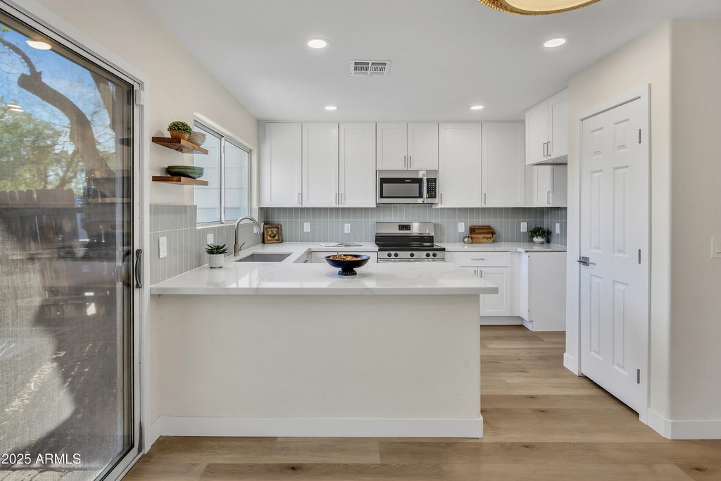 Photo of 10101 N 91st Avenue #124, Peoria, AZ 85345 (MLS # 6928435)