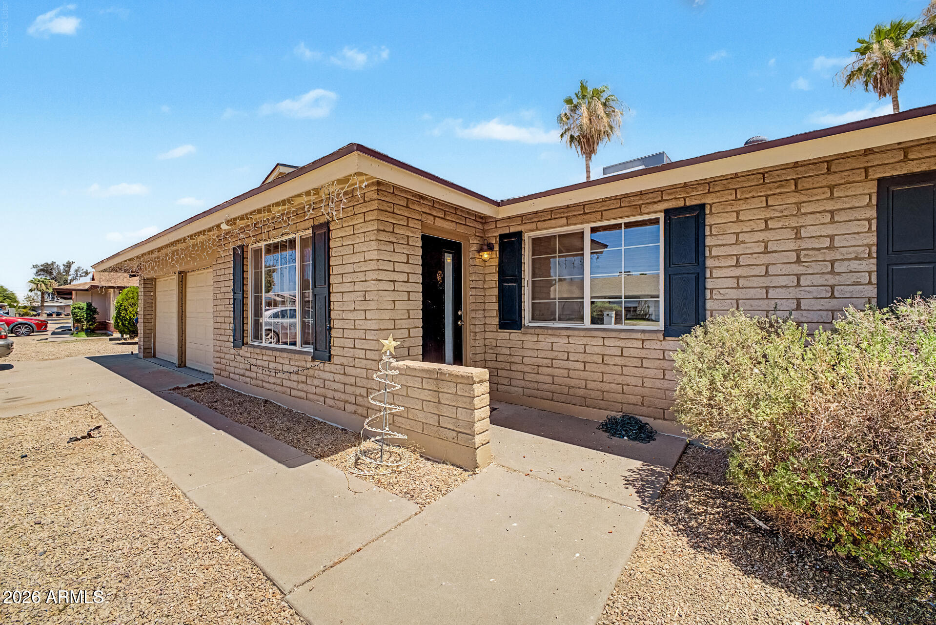 4432 W MERCER Lane
