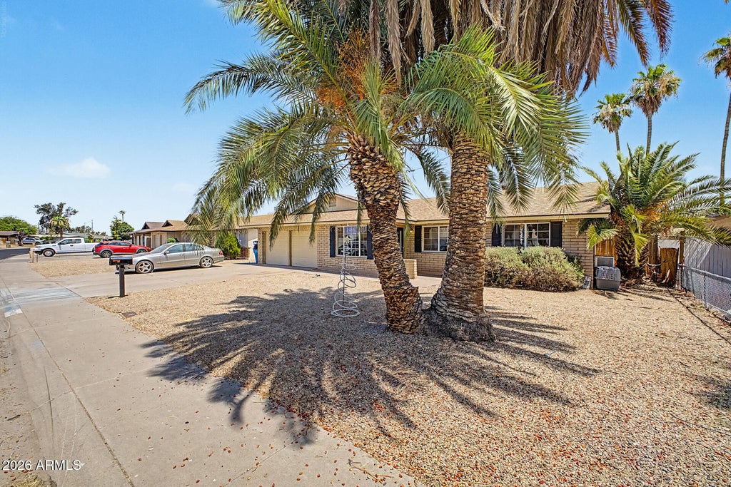 Photo of 4432 W Mercer Lane, Glendale, AZ 85304 (MLS # 7039116)